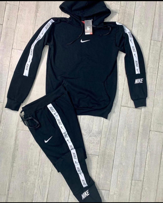Conjunto Nike NEGRO